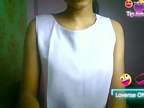 Snapshot of Chandani-Love chatting on 03-17-25, 02:45 Chandani-Love online show from 03-17-25, 02:45