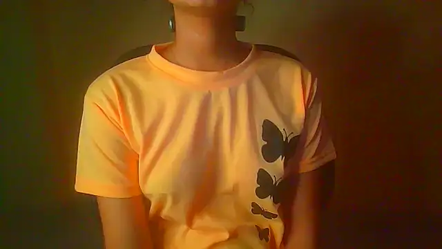 Snapshot of Chandani-Love chatting on 04-25-26, 01:41 Chandani-Love online show from 04-25-26, 01:41
