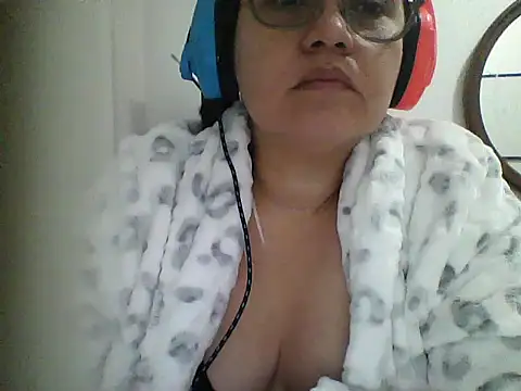 gaby0075 online show from 12-11-24, 09:23