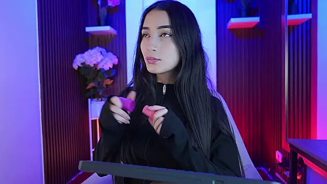 Snapshot of CattleyaScaly chatting on 10-21-25, 07:14 CattleyaScaly online show from 10-21-25, 07:14