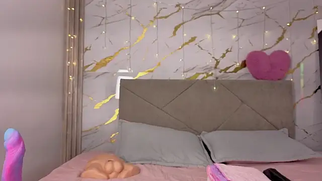 Snapshot of agatha_97_ chatting on 02-19-26, 03:35 agatha 97 online show from 02-19-26, 03:35