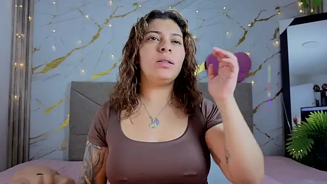 Snapshot of agatha_97_ chatting on 02-20-26, 03:25 agatha 97 online show from 02-20-26, 03:25