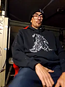 Pumpndeep online show from 11-19-25, 10:37