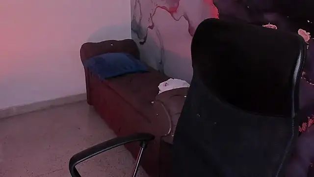 Snapshot of Danielacossio chatting on 11-26-25, 04:13 Danielacossio online show from 11-26-25, 04:13