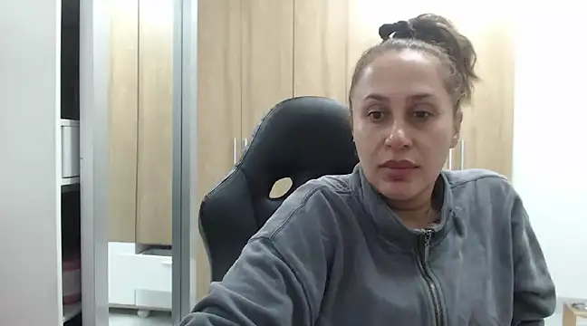 RoxanaLove9 online show from 02-09-25, 03:43