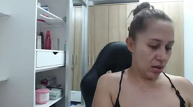 RoxanaLove9 online show from 02-14-25, 10:14