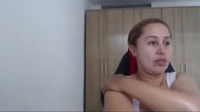 RoxanaLove9 online show from 09-21-25, 09:05