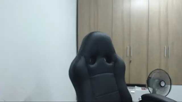 RoxanaLove9 online show from 09-24-25, 11:52