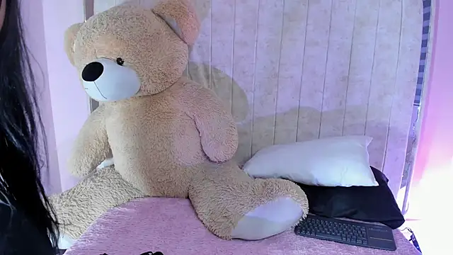 Annie9  online show from 09-20-25, 03:29