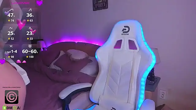 Snapshot of AdellaLoveX chatting on 10-11-25, 04:01 AdellaLoveX online show from 10-11-25, 04:01