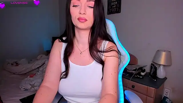 Snapshot of AdellaLoveX chatting on 11-20-25, 06:24 AdellaLoveX online show from 11-20-25, 06:24