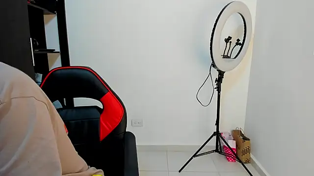 Snapshot of Camilo_Marin chatting on 12-04-24, 03:48 Camilo Marin online show from 12-04-24, 03:48