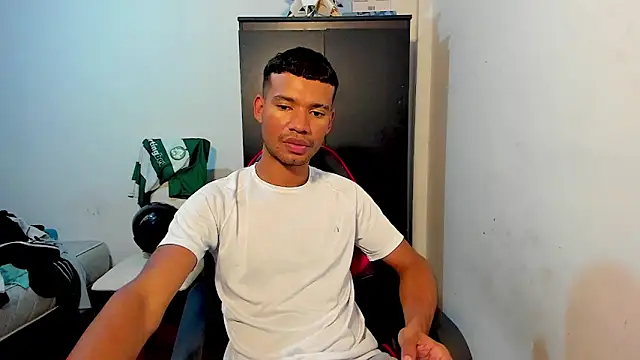 Snapshot of Camilo_Marin chatting on 06-22-26, 05:48 Camilo Marin online show from 06-22-26, 05:48