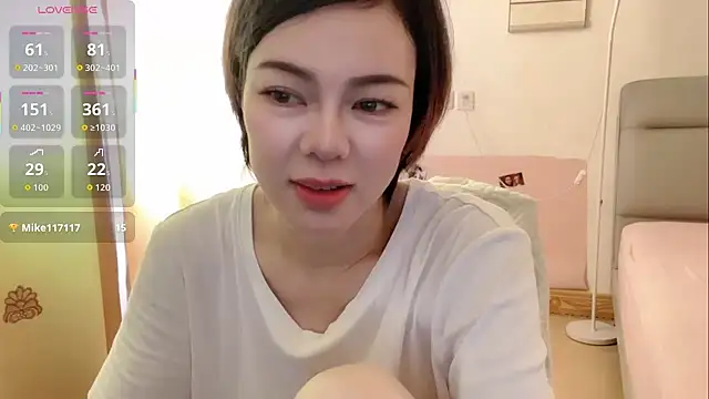 Snapshot of Linda-LL chatting on 06-21-26, 03:53 Linda-LL online show from 06-21-26, 03:53