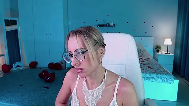 Fay Dunaway online show from 02-11-25, 12:27