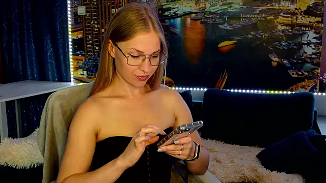 Snapshot of pusyavykusya chatting on 07-10-26, 11:35 pusyavykusya online show from 07-10-26, 11:35