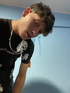 LatinBoysxxx online show from 05-18-26, 08:47