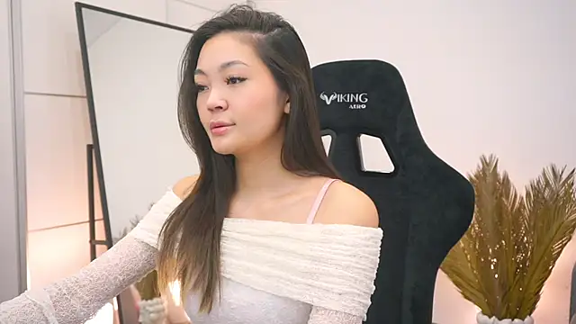 Peopleneedlove144 online show from 01-24-25, 08:23