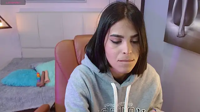 Snapshot of AlessiaVal_ chatting on 03-07-25, 12:12 AlessiaVal online show from 03-07-25, 12:12