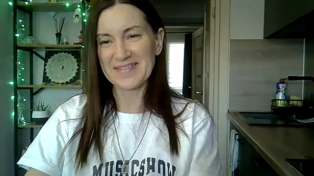 Snapshot of jainesummer chatting on 12-18-24, 10:19 jainesummer online show from 12-18-24, 10:19