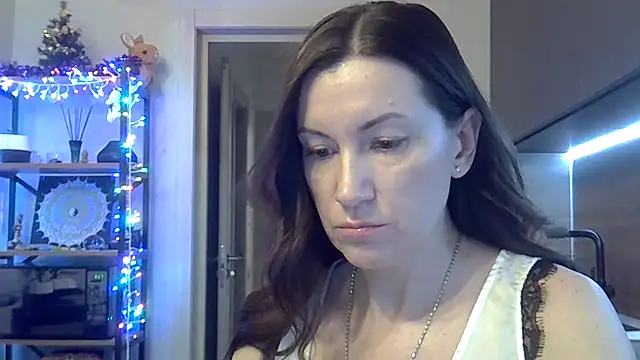 Snapshot of jainesummer chatting on 01-09-25, 06:38 jainesummer online show from 01-09-25, 06:38