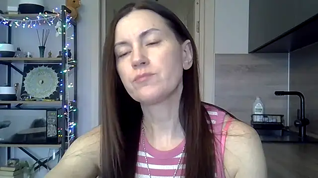 Snapshot of jainesummer chatting on 02-10-25, 10:53 jainesummer online show from 02-10-25, 10:53