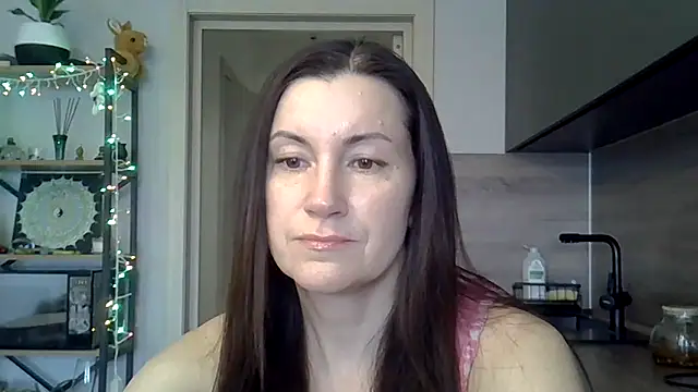 Snapshot of jainesummer chatting on 02-11-25, 10:48 jainesummer online show from 02-11-25, 10:48