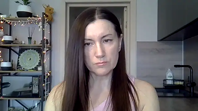 Snapshot of jainesummer chatting on 02-12-25, 08:06 jainesummer online show from 02-12-25, 08:06