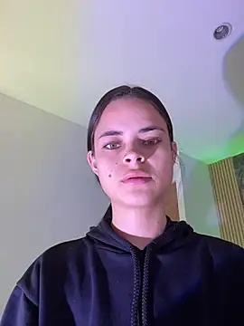 Snapshot of HannaRhodes chatting on 10-16-25, 01:56 HannaRhodes online show from 10-16-25, 01:56