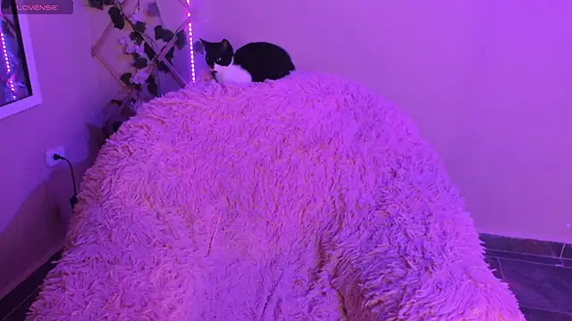 MadelineBenet online show from 09-29-25, 01:11