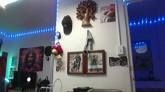 Snapshot of Undercover_Pornstar chatting on 03-24-26, 06:57 Undercover Pornstar online show from 03-24-26, 06:57