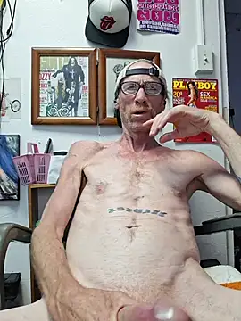 Snapshot of Undercover_Pornstar chatting on 07-03-26, 09:43 Undercover Pornstar online show from 07-03-26, 09:43