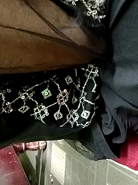 Snapshot of QUEEN-X-CPL chatting on 03-09-25, 06:00 QUEEN-X-CPL online show from 03-09-25, 06:00