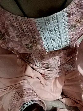 Snapshot of QUEEN-X-CPL chatting on 09-20-25, 05:47 QUEEN-X-CPL online show from 09-20-25, 05:47