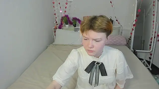 DreamyLuna online show from 01-12-25, 08:36