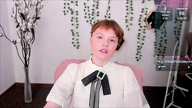 DreamyLuna online show from 01-19-25, 03:08