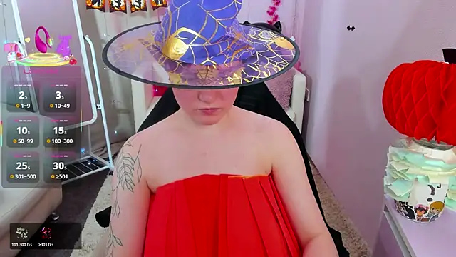 DreamyLuna online show from 10-17-25, 08:55