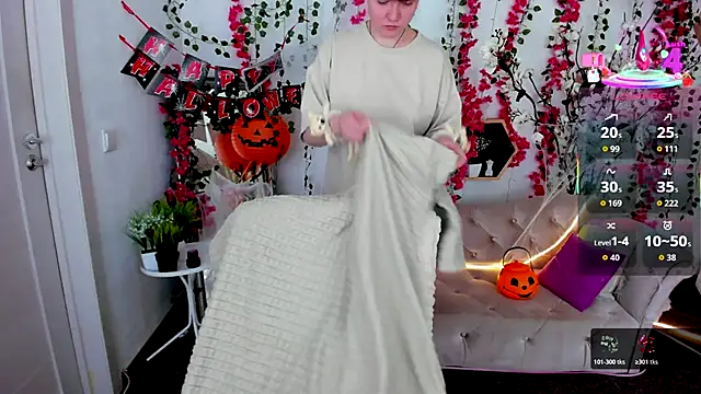 DreamyLuna online show from 10-26-25, 08:26