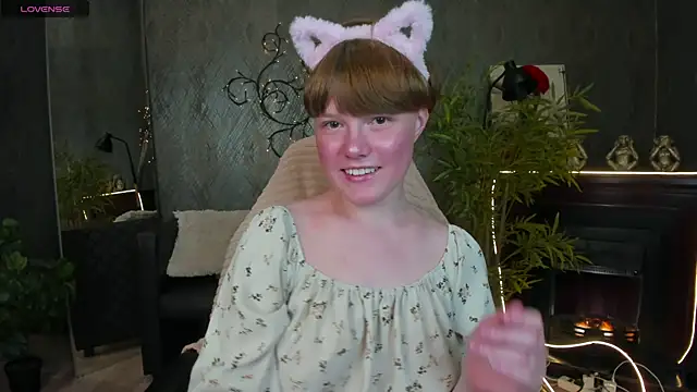 Snapshot of DreamyLuna chatting on 07-02-26, 08:48 DreamyLuna online show from 07-02-26, 08:48