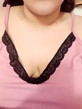 Snapshot of Hotoufia38 chatting on 01-27-25, 06:09 Hotoufia38 online show from 01-27-25, 06:09