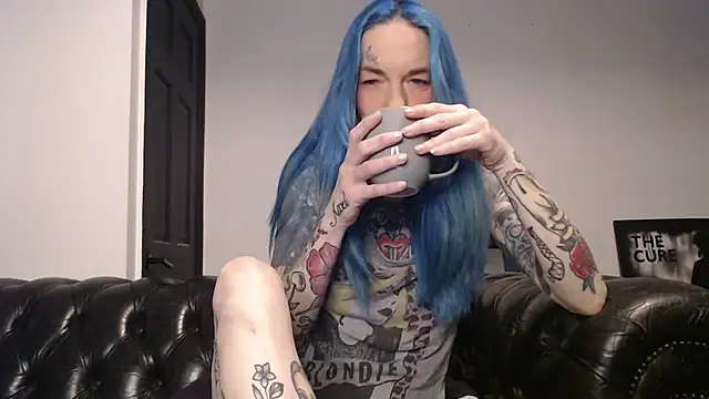 Snapshot of RavenryderUK chatting on 03-17-25, 08:30 RavenryderUK online show from 03-17-25, 08:30