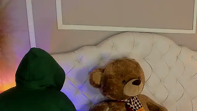 scarlet hill online show from 12-29-24, 07:00