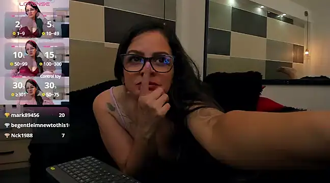 Snapshot of Zara_Jackson chatting on 02-01-25, 11:06 Zara Jackson online show from 02-01-25, 11:06