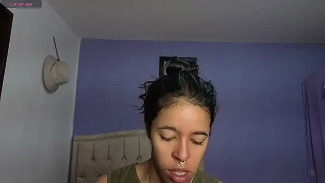 Snapshot of stephania_t chatting on 06-04-26, 03:07 stephania t online show from 06-04-26, 03:07