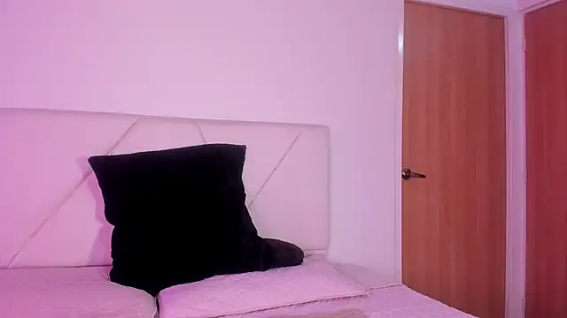 julz 03 online show from 10-18-25, 07:36