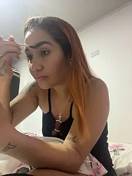 Snapshot of Alba_Grey chatting on 05-30-26, 09:56 Alba Grey online show from 05-30-26, 09:56