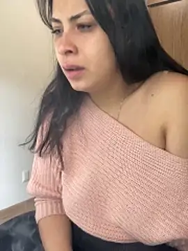 Snapshot of Effyvice13 chatting on 12-17-25, 08:37 Effyvice13 online show from 12-17-25, 08:37