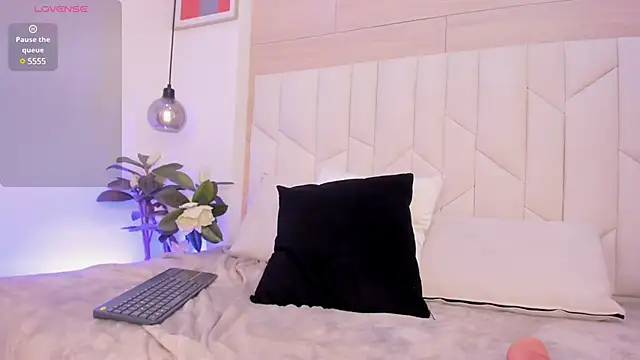 SaraMonroe1 online show from 02-06-25, 10:43