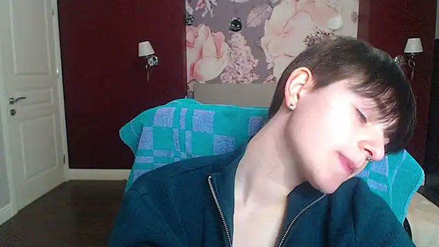 EmiliaYours online show from 01-18-25, 04:53