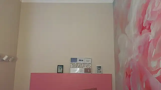 EmiliaYours online show from 01-25-25, 12:58